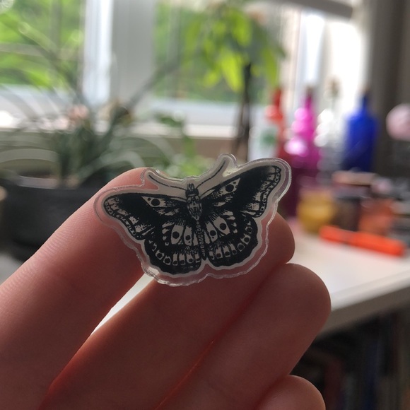 Harry Styles Butterfly Pin - Picture 2 of 3